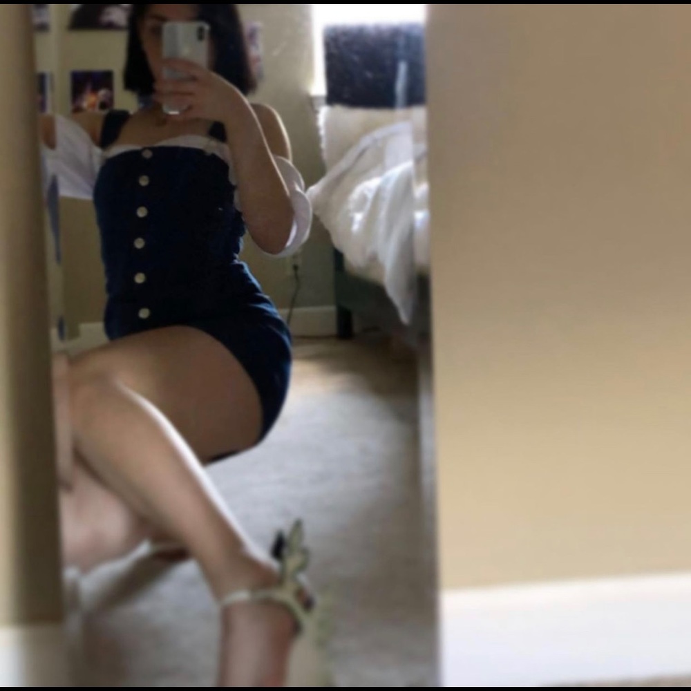 Blue short dress